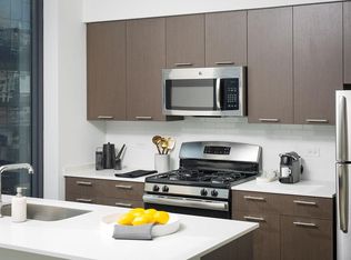 154 W Erie St #2703, Chicago, IL 60654