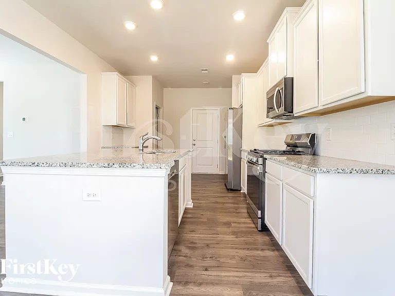 412 Stonefence Dr — Photo 6