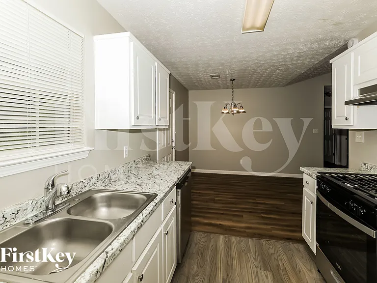 11035 Shannon Cir — Photo 9