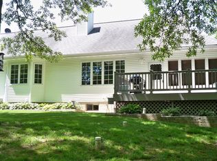 4300 S Newcastle Ct, Mapleton, IL 61547