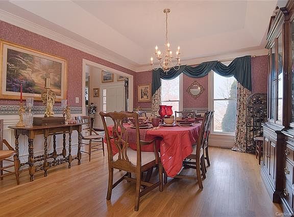 4th image of 5711 Silchester Ln