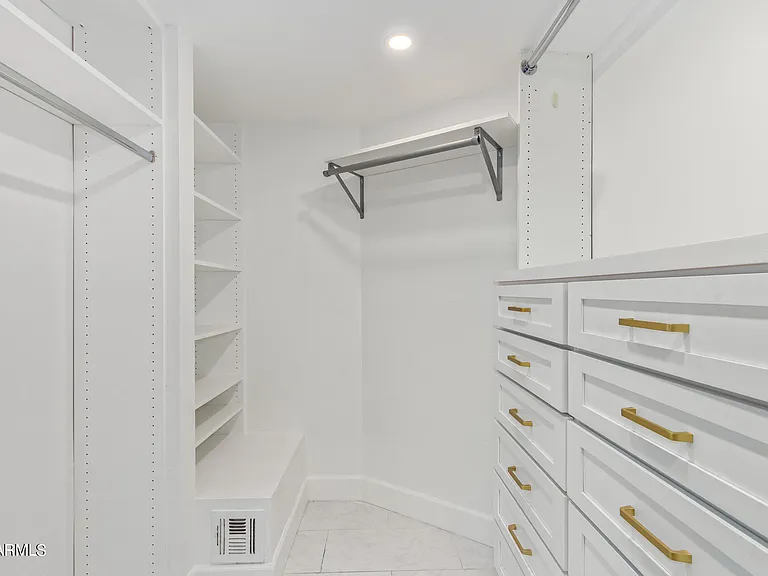 4450 E Camelback Rd #1 — Photo 36