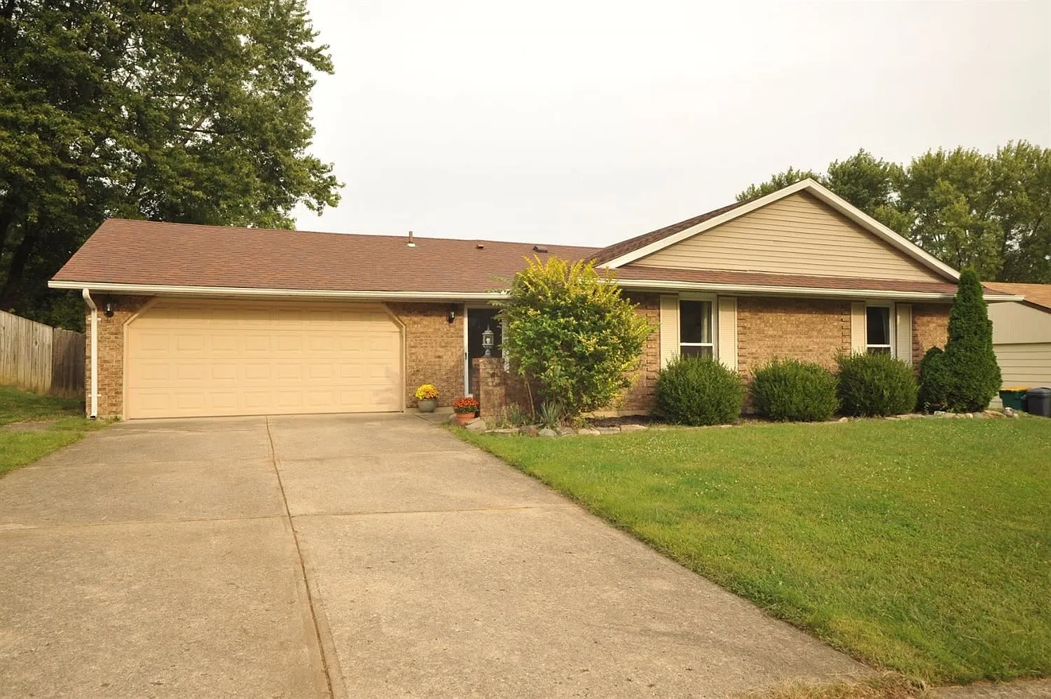 140 Pinecone Ln photo 1