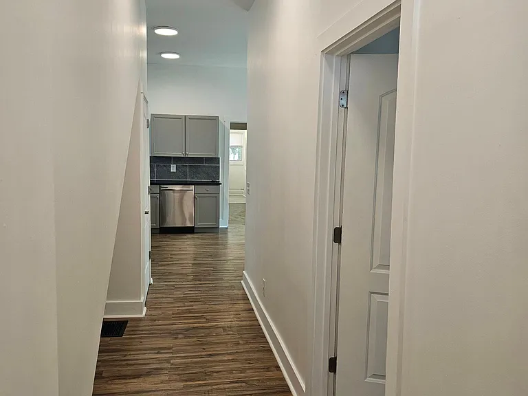 1616 Ellwood Ave #F1 — Photo 2