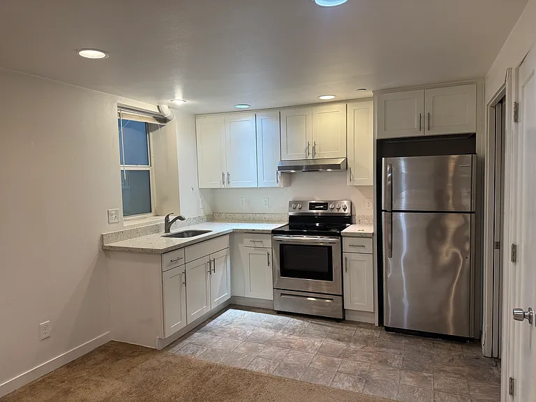 215 Pontius Ave N #D — Photo 2