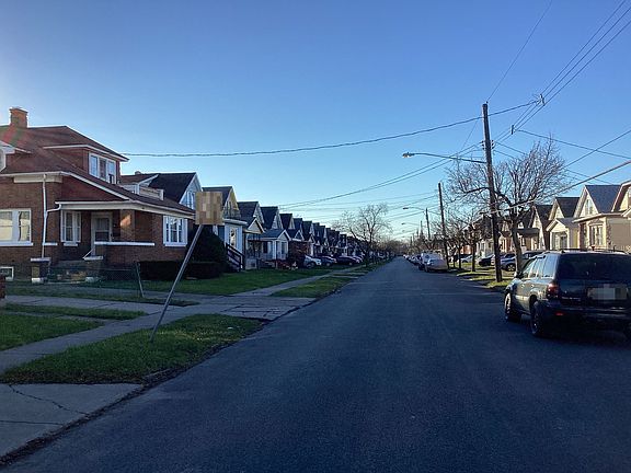 4th image of 158 Fisher St