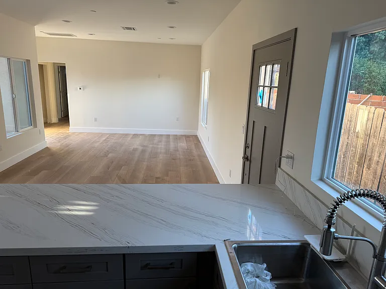 825 Bilton Way #B — Photo 14