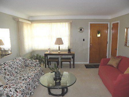 2nd image of 25159 Collingwood St
