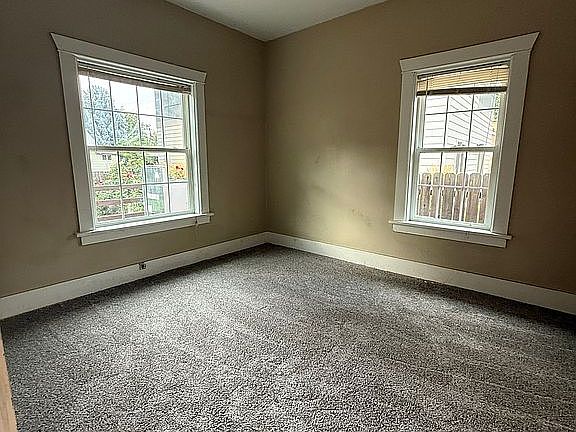 3rd image of 1021 Park Ave