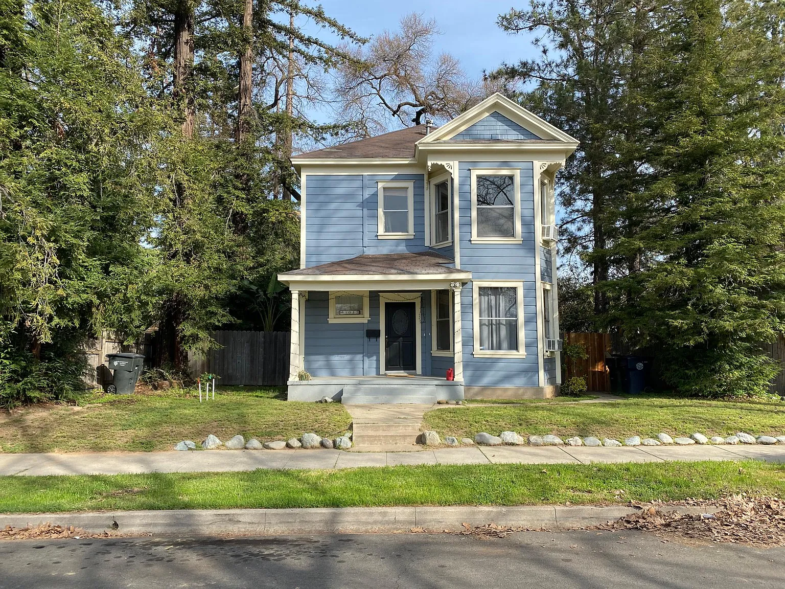 3037 Donner Way photo 1