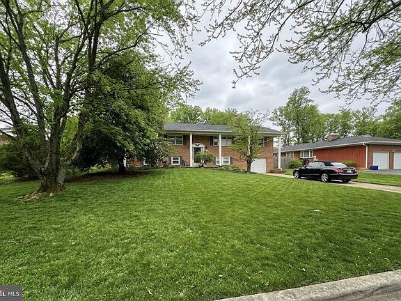 2nd image of 6807 Robinia Rd