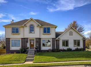 710 Magnolia Ave, Papillion, NE 68046