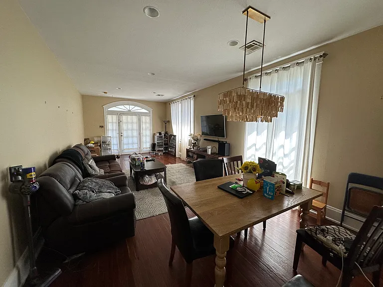 7022 Hickory St — Photo 4