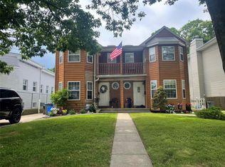 67 Sagamore Hill Dr #A, Port Washington, NY 11050