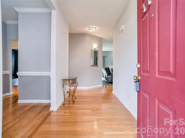 9612 Veronica Dr, Charlotte, NC 28215