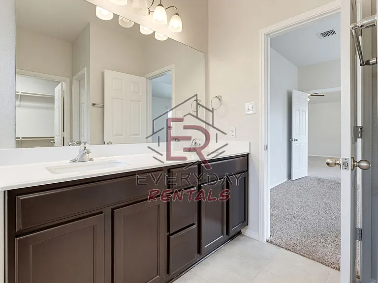 2028 Mallard Ct — Photo 11