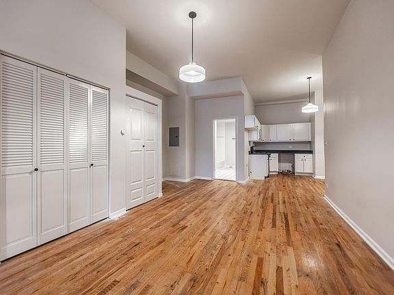 3rd image of 1534 N Milwaukee Ave #2F