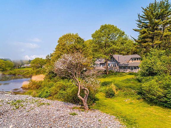 2nd image of 22 Godfrey Pond Rd
