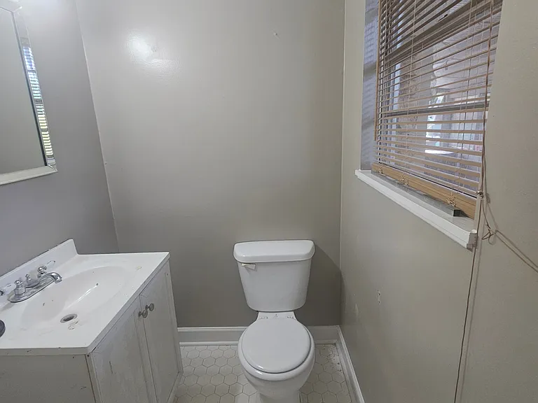 2313 Ashland Dr — Photo 8