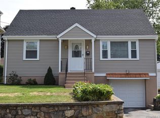 455 Burnsford Ave, Bridgeport, CT 06606