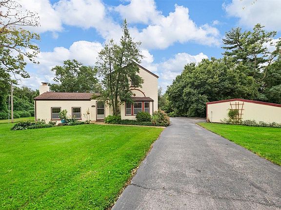 2nd image of 1360 Coburg Lands Dr