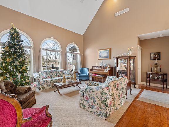 5th image of 1436 E Hiddenridge Ct