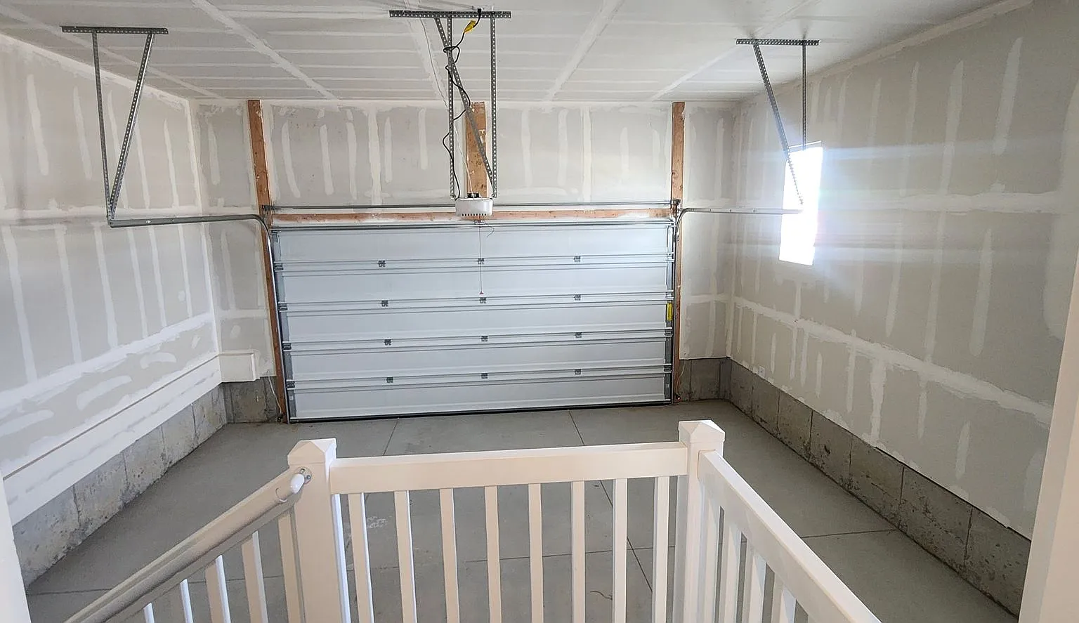 $5,000 Off (Oac)! Brand New 5-Bed, 3.5-Bath Townhome Available Now — Photo 3