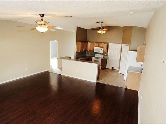 4th image of 521 Dove Ct