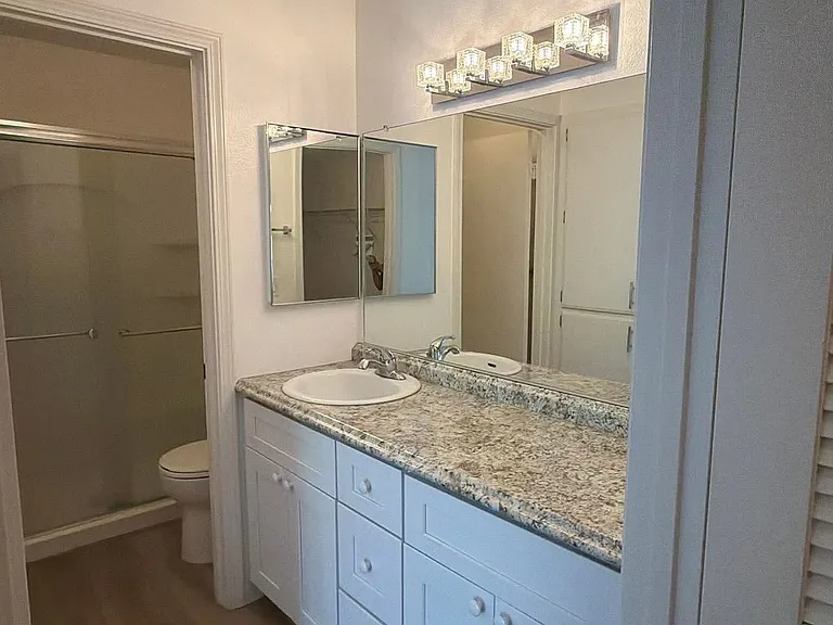 4728 Courtland Ln — Photo 17