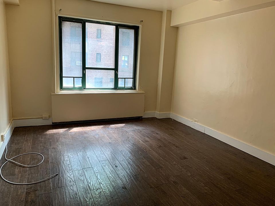 2nd image of 1555 Unionport Rd APT 3