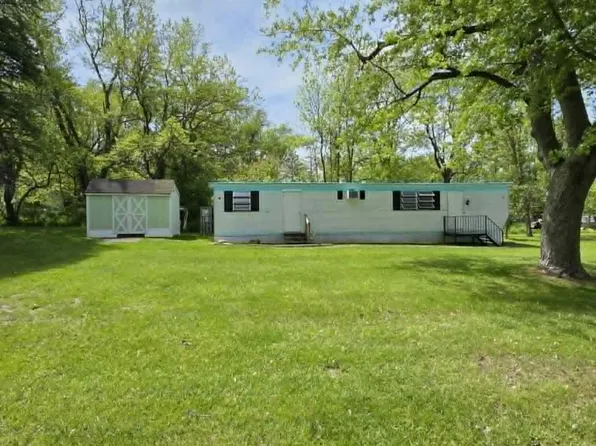 8386 Willow Dr, Lyons, MI 48851