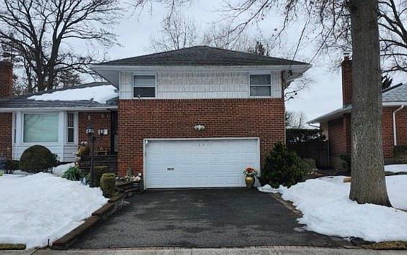 2nd image of 25 Pinetree Road