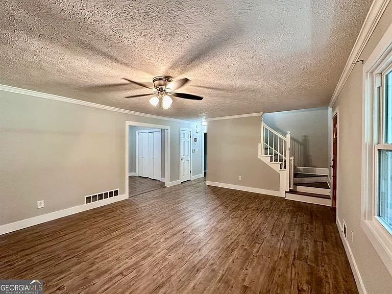 197 Rock Garden Ter NW — Photo 8