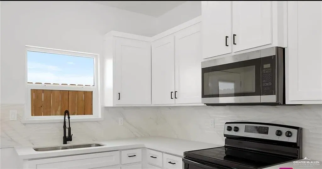2 bed, 2.0 bath, 3420 sqft, $1,250 — Photo 4
