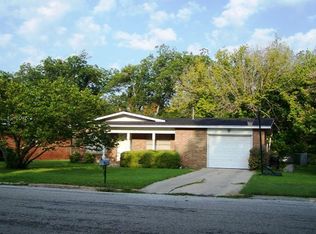 309 Woodlawn Dr, Comanche, TX 76442