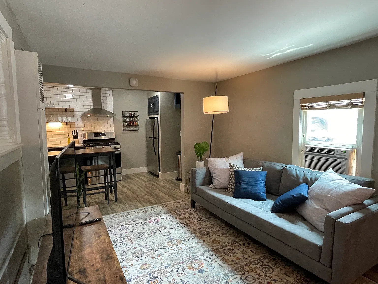 550 S Lincoln St — Photo 1
