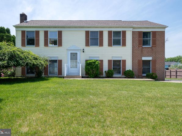 2497 Ellendale Dr, Lancaster, PA 17602