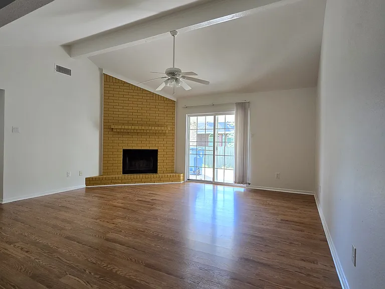 113 W Harbor Dr — Photo 15