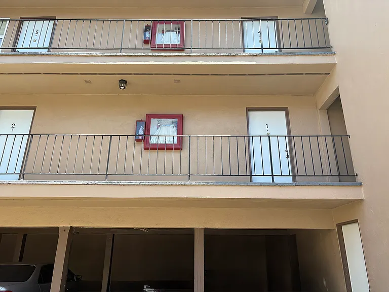 504 Richmond Dr #1 — Photo 3