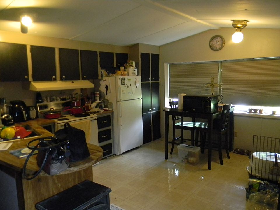 2nd image of 15120 Crystal Dr