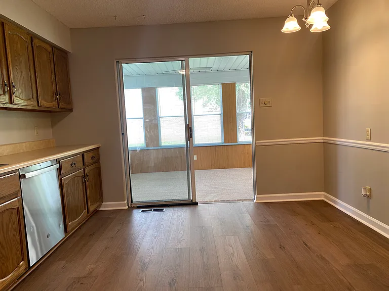 1510 Carowinds Cir — Photo 2