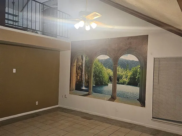 4011 Alshire Dr — Photo 38