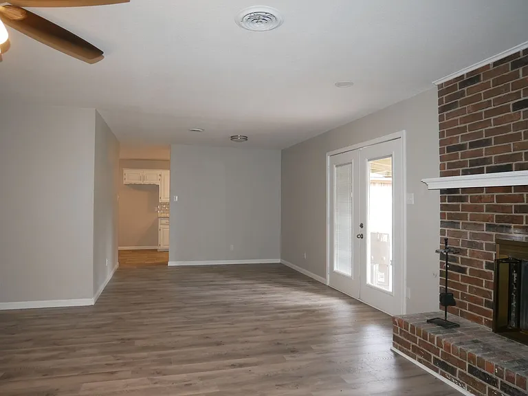 3309 S 53rd St — Photo 3