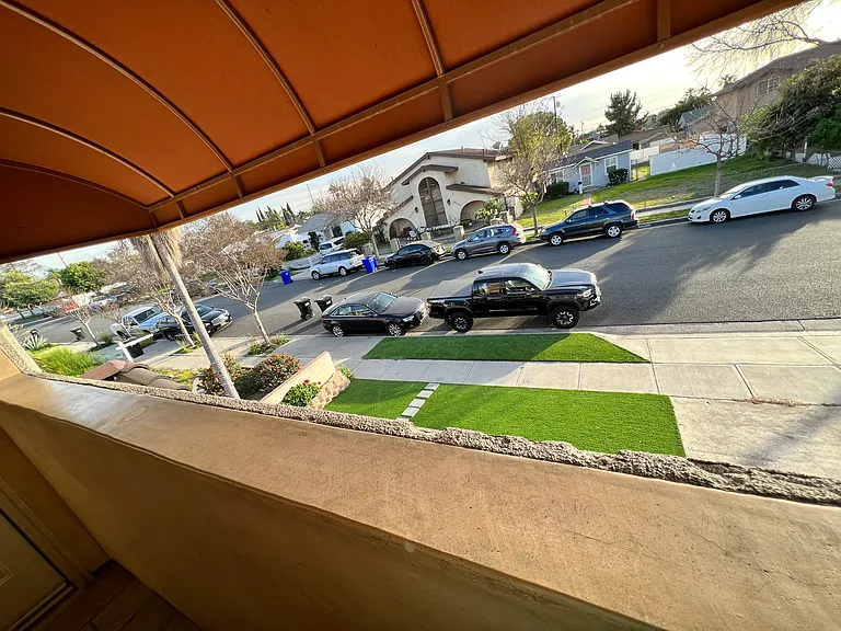 Comolette St — Photo 19