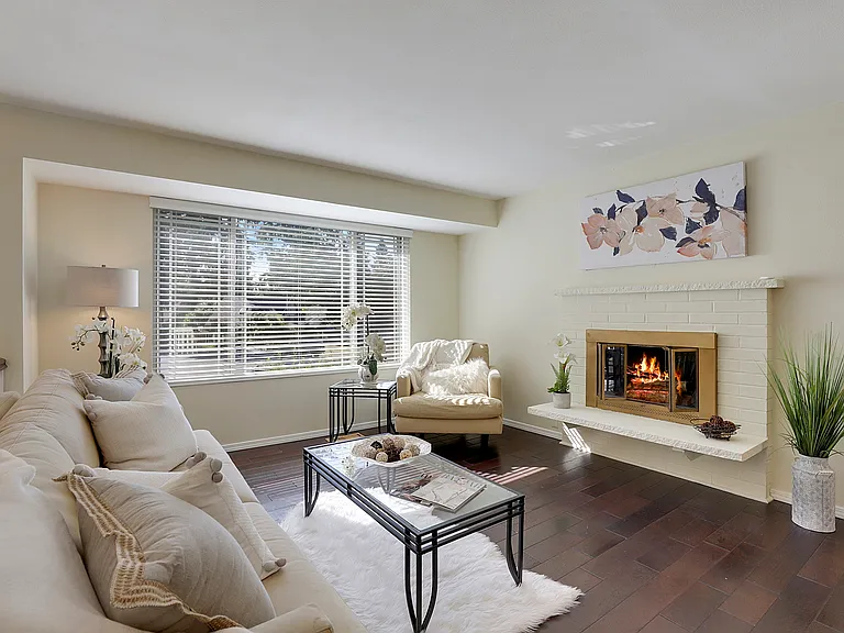 12116 NE 137th Pl — Photo 2