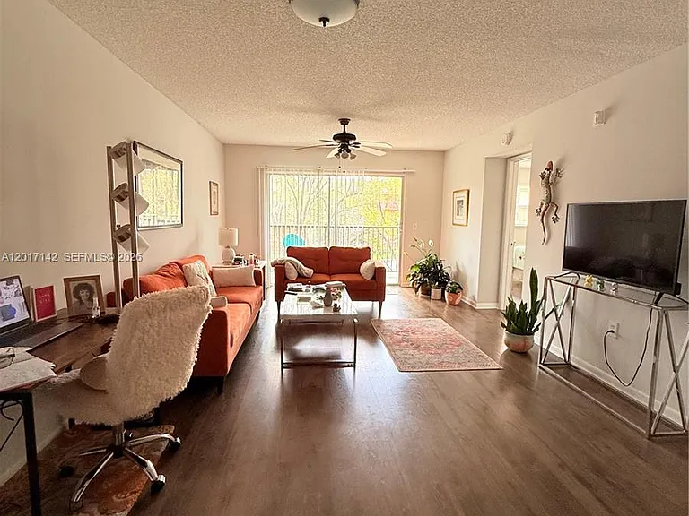 571 SW 142nd Ave #311O — Photo 8
