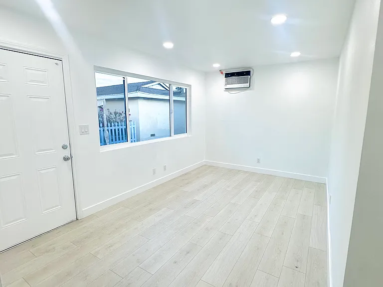4511 W 3rd St #4509 — Photo 3
