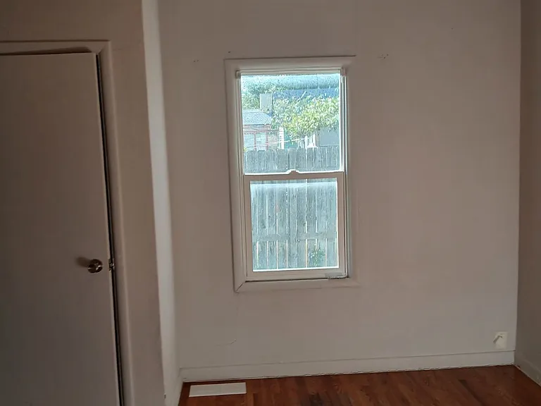 617 Douglas St — Photo 4