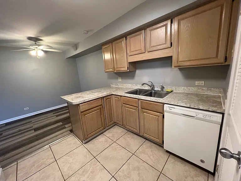 7605 Bristol Ln #E — Photo 6