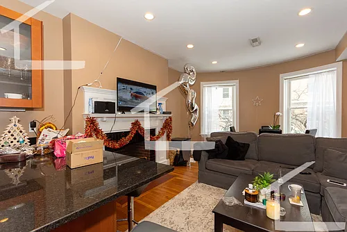 15 Saint Lukes Rd #1 Photo 1